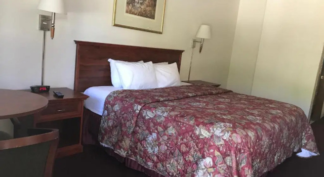 Номер Standard The River Inn