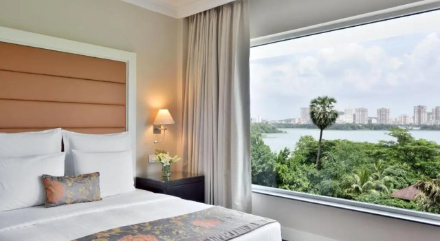 Апартаменты с 2 комнатами с видом на озеро Marriott Executive Apartment - Lakeside Chalet, Mumbai