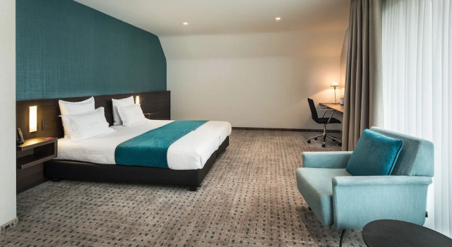 Полулюкс Hotel Restaurant Weinebrugge