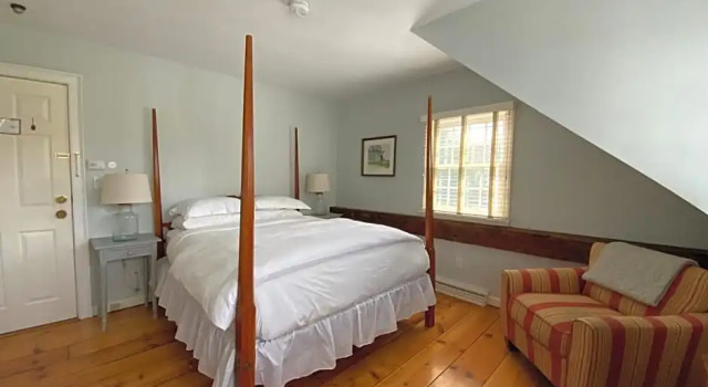 Номер Economy Four Columns Inn
