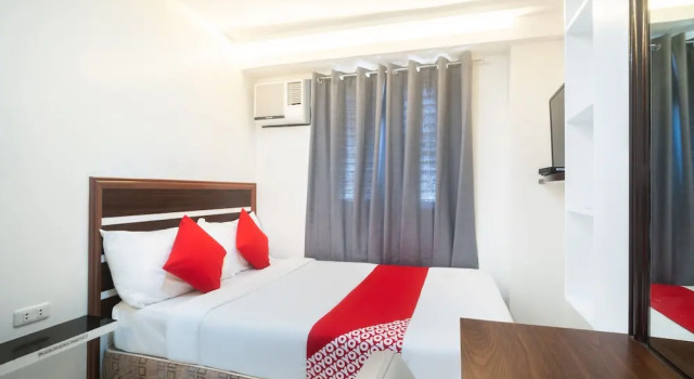 Двухместный номер Deluxe Circle-b Apartelle & Suites