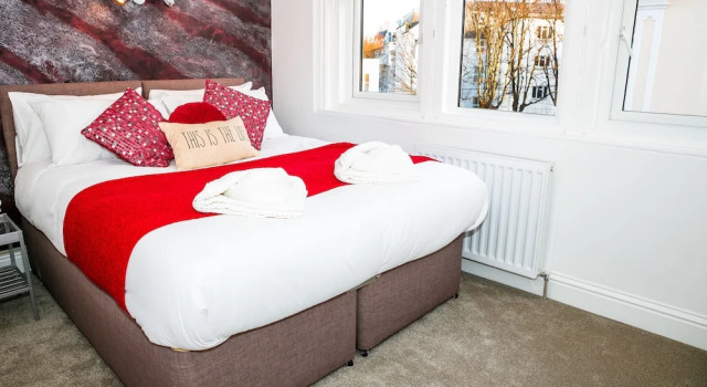 Flat 2, Falcondale House 5 South Cliff, Забронировать Отель Отели Исторического графства Суссекса 3 звезды, 3*