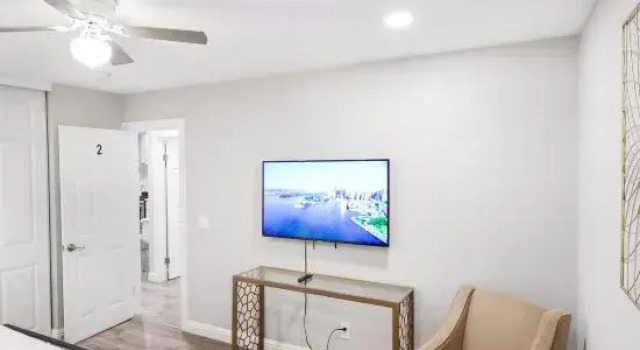 Xlnc Home Gillespie Drive by sdstay, Брондау Қонақ үй Spring Valley АҚШ