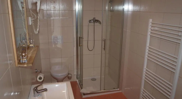 Standardní Třílůžkový pokoj Hotel King George