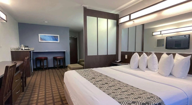 Люкс Microtel Inn & Suites by Wyndham Michigan City
