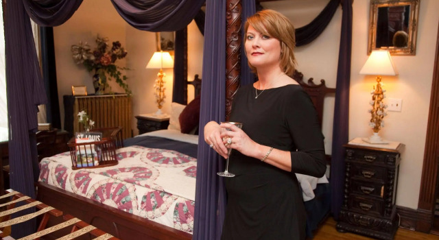 Beall Mansion An Elegant Bed & Breakfast Inn, Book Bed and Breakfast Alton Illinois