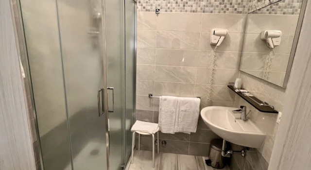 Четырёхместный номер Standard Hotel Aurora