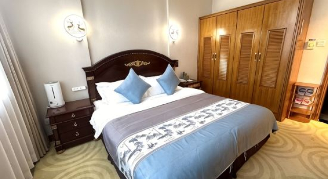 Семейный люкс Jewel Flower Hotel(Hami Oil Base Store)