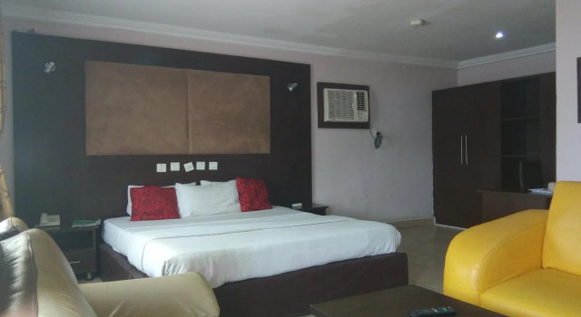 Roses Hotel
