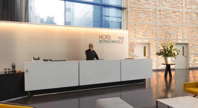 Hotel Rothschild 22 - FATTAL COLORS, Забронировать Отель Отели Тель-Авива с парковкой, рядом с Independence Hall Museum, Парковка