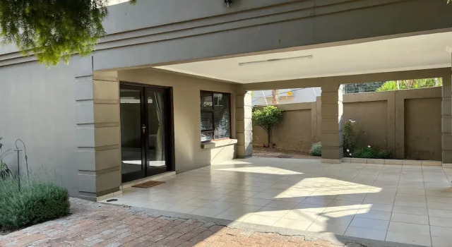 Fourways Luxury 5-Bed Home