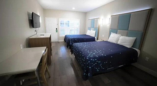 Четырёхместный номер Standard Mid City Inn Suites Pico Rivera , Los Angeles Area