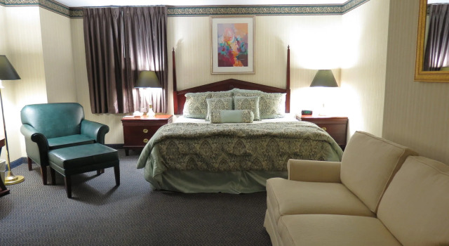 The Mclure Hotel & Conference Center, Book Hotel Hoteller i Wheeling med parkering, Parkering