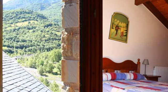 La Llardana, Book Hotel Hotels in Aragon with Parking, Parking