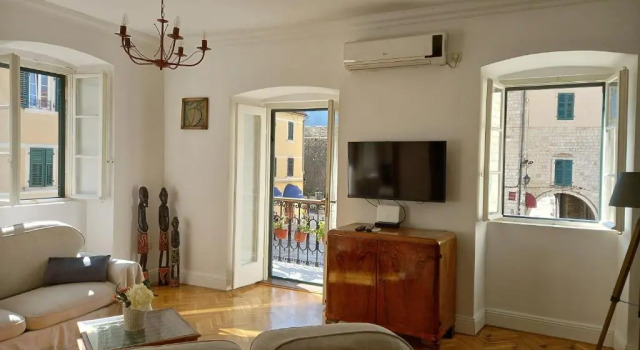 Old Town Sea Gate Apartment, Book Lejlighed Hoteller i Kotor Riviera med parkering, Parkering