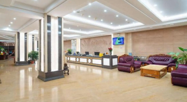 Hengyi Hotel (Railway Station Store of Dashu Camp, Renmin East Road, Kunming), Rezerwuj Hotel Hotele w Kunming z parkingiem, Parking