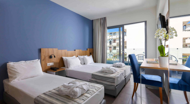 Pollis Hotel