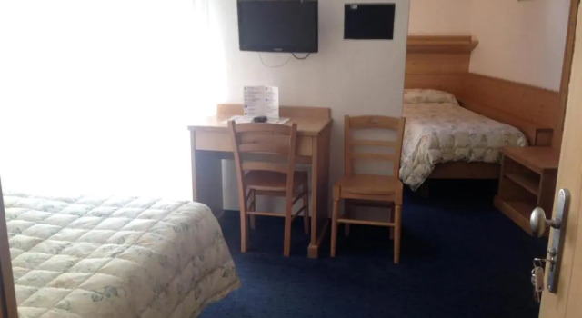 Четырёхместный номер Standard с балконом Liz Hotel & Apartments