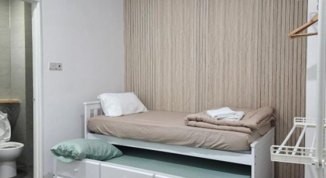 Luxe Loft 3BR Emporium 9pax, Rezervovat Hotel Kučing 