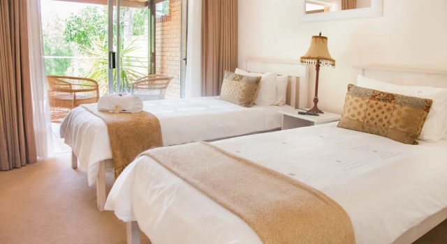 Семейные апартаменты с 2 комнатами с балконом Feather Nest Guest House