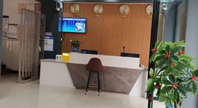 Funing Huayue Theme Hotel