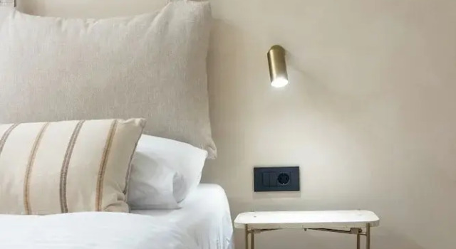 Люкс Deluxe lo͝or luxury retreat