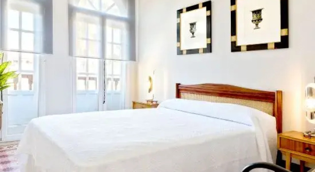 Stylish Apartment Near Cathedral of Granada. Romanilla, Забронировать Апартаменты/квартира Гранада Granada Province, рядом с Музей народных традиций и искусств Los Tiros de Granada