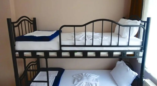 Кровать в общем номере Avrasya Hostel