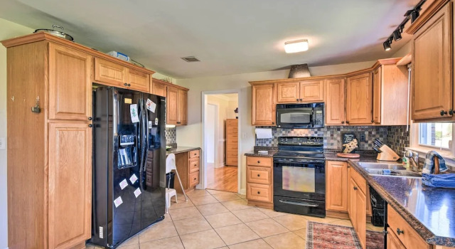Spacious Chesapeake Home with Pool Table, Prenota Casa vacanze Hotel a Chesapeake con parcheggio, Parcheggio