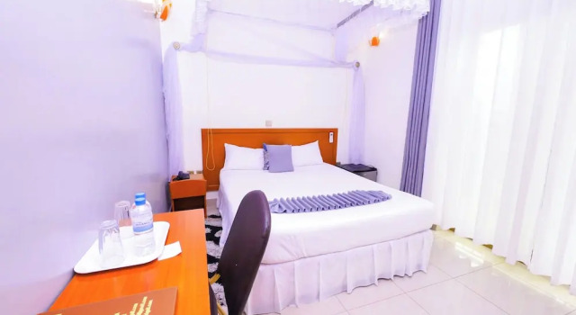 Двухместный номер Standard c 1 комнатой с балконом и с видом на город Lebanon Hotel