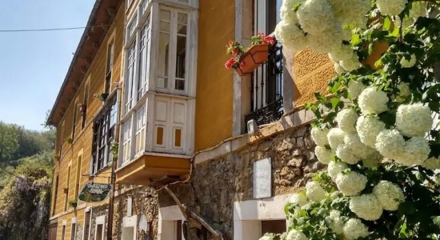 Al Sol del Narcea, Book Hotel Pravia Asturias