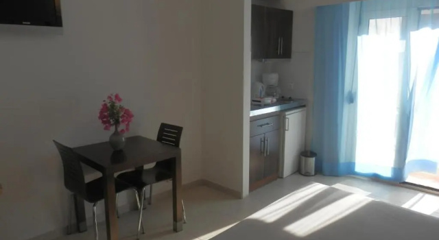 Студия Glaros Hotel Apartment