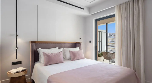 Двухместный номер Economy с балконом Avra City Boutique Hotel
