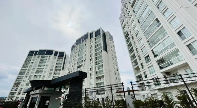 Next to the metro station 13th floor Luxury Loft apartment in Nilüfer Bursa, Varaa Huoneisto Hotellit Marmara-alue pysäköinnillä, Pysäköinti