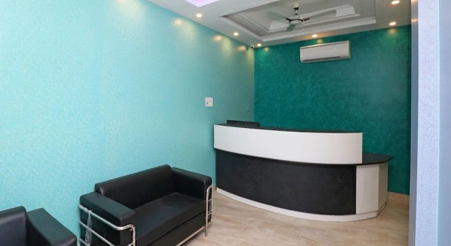 OYO 25130 Hotel Royal Inn, Забронировать Отель Отели Нью-Дели с завтраком, Завтраки