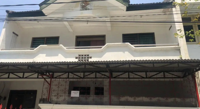 OYO Life 2678 Manyar Guest House, Book Guesthouse Sukolilo Surabaya, near University Of 17 Agustus 1945 Surabaya