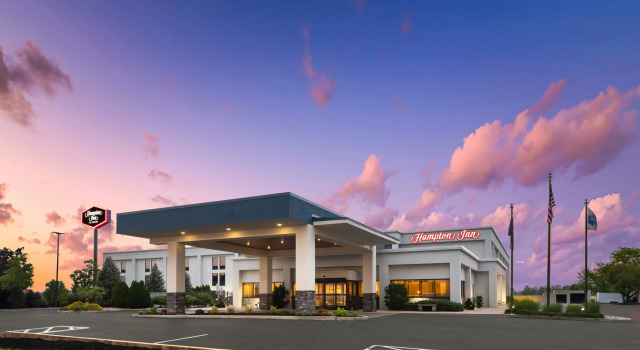 Hampton Inn Chambersburg, Забронировать Отель Чемберсберг Пенсильвания