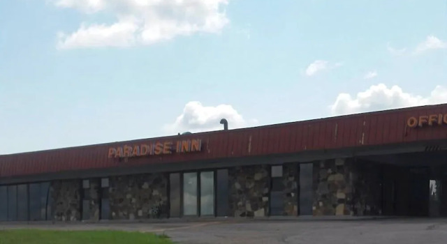 Paradise Inn Motel, Rezerwuj Motel Hotele w Swift Current z parkingiem, Parking