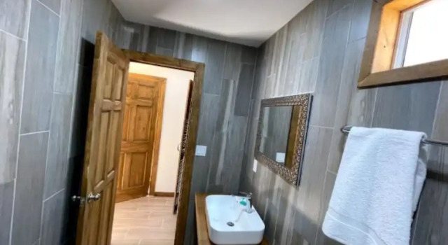 Standardowy czteroosobowy pokój i balkonem Maple Resort