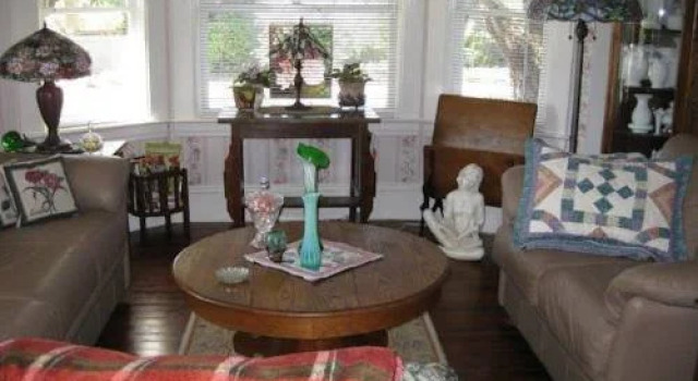 Holcomb House