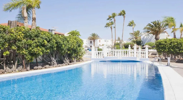 San Andres Resort villa 72 Golf del Sur, Забронировать Курортный отель Отели Сан-Мигель-де-Абона с парковкой, рядом с Playa San Blas, Парковка