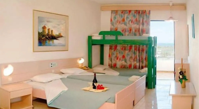 Трёхместный номер Standard с балконом и с видом на море Hotel Iris