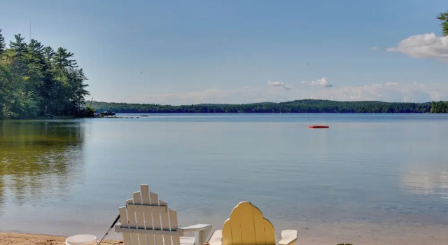 Коттедж 'the Birches' Raymond Getaway w/ Beach & Boat Dock