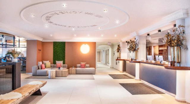 Victoria Hotel & Residence