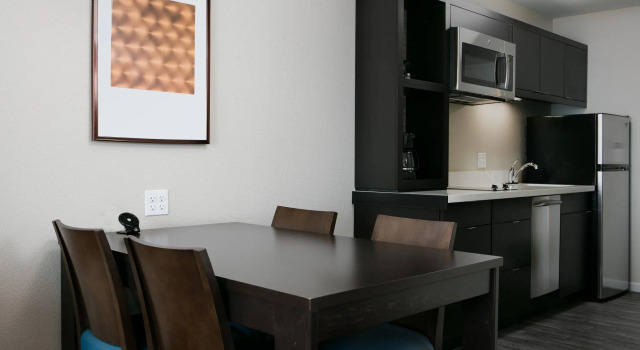 Четырёхместная студия Towneplace Suites Kansas City Airport