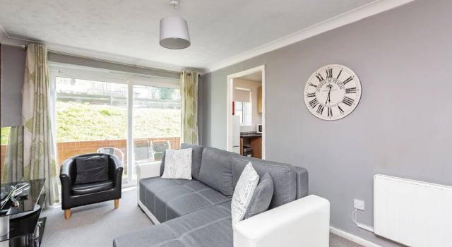 Nightingale Suite - Entire House With Parking, Rezervați Hotel Chatham Kent, aproape de Historic Chatham Dockyard