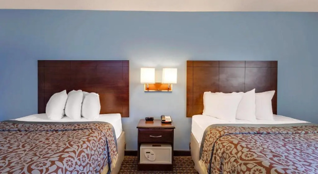 Четырёхместный номер Deluxe Days Inn Shrewsbury - Worcester