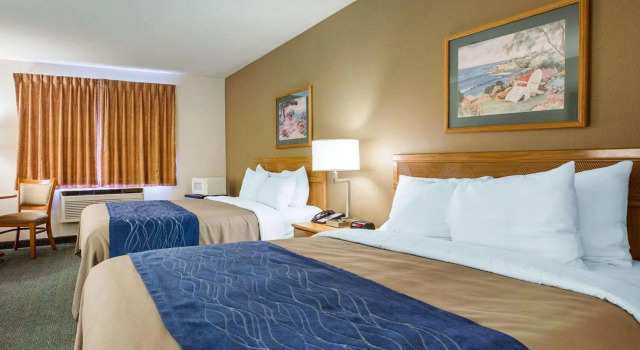 Четырёхместный номер Standard Comfort Inn Marina on the Monterey Bay