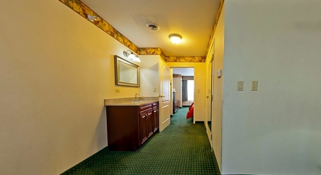 Двухместный люкс c 1 комнатой Country Inn & Suites by Radisson, Elkhart North