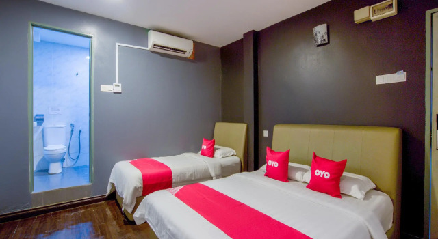 OYO 89895 Senses Budget Hotel, Забронировать Отель Бантинг 
